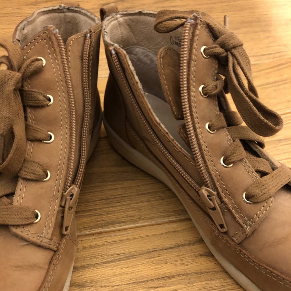 Vionic Shawna Bootie, Size 9, Zip On Booties - image 8